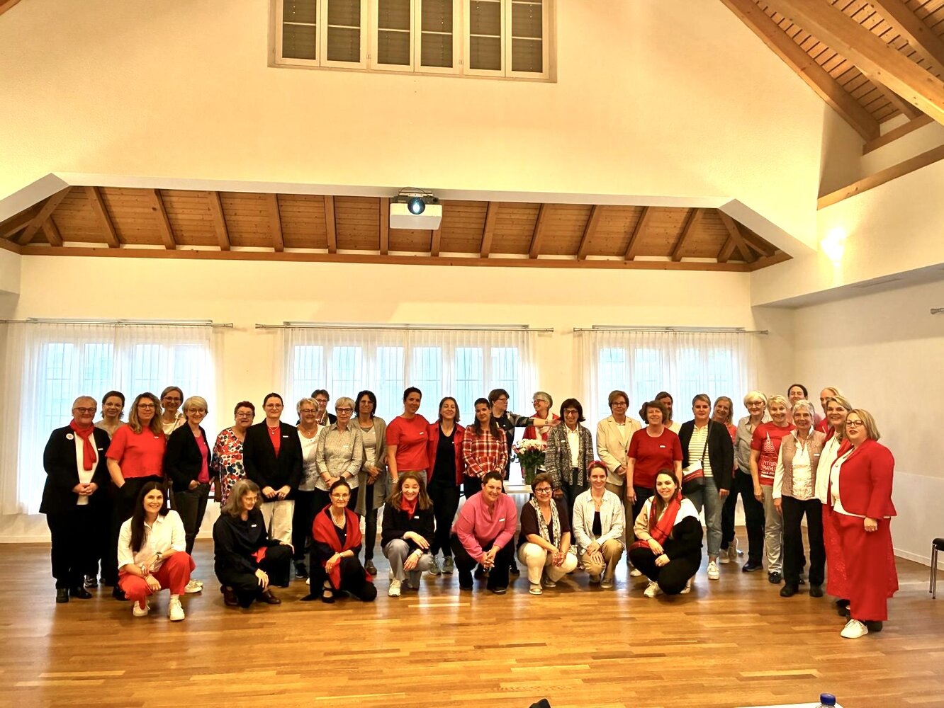 Gruppenbild ver 112. Mitgliederversammlung des ZKF in Unterägeri
